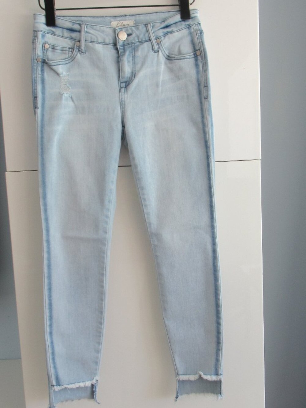 Elan Womens Light Wash Semi Distress Cropped Skinny Jeans sz. S / 27 light Blue